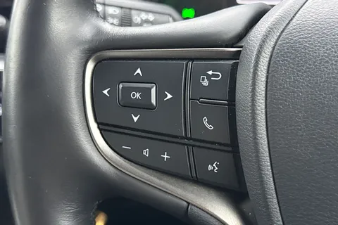 SB23XBO Lexus Ux 2.0 250h F Sport Design E-CVT Euro 6 (s/s) 5dr Thumbnail #36