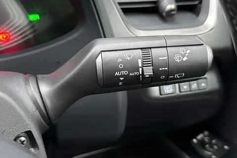 SB23XBO Lexus Ux 2.0 250h F Sport Design E-CVT Euro 6 (s/s) 5dr Thumbnail #39