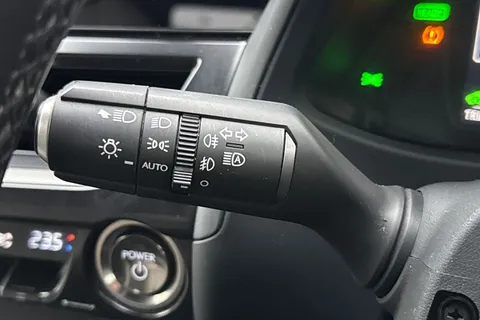 SB23XBO Lexus Ux 2.0 250h F Sport Design E-CVT Euro 6 (s/s) 5dr Thumbnail #40