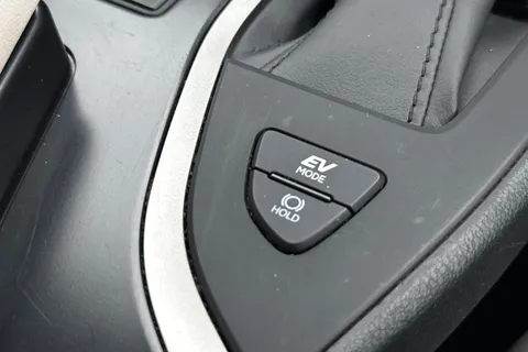 SB23XBO Lexus Ux 2.0 250h F Sport Design E-CVT Euro 6 (s/s) 5dr Thumbnail #47