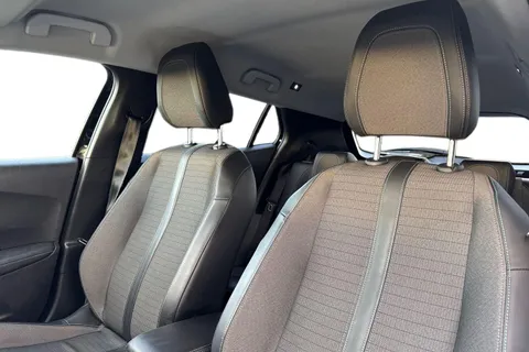 FG71OYB PEUGEOT e-2008 50kWh Allure Premium Auto 5dr Thumbnail #16