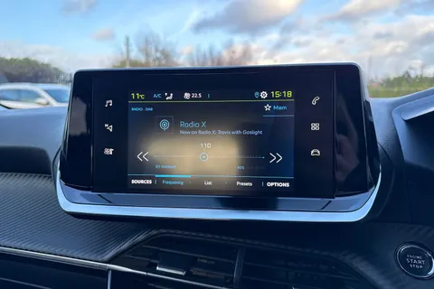 FG71OYB PEUGEOT e-2008 50kWh Allure Premium Auto 5dr Thumbnail #17