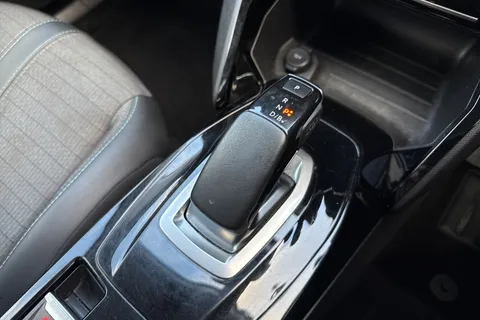 FG71OYB PEUGEOT e-2008 50kWh Allure Premium Auto 5dr Thumbnail #23