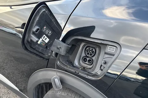 FG71OYB PEUGEOT e-2008 50kWh Allure Premium Auto 5dr Thumbnail #25