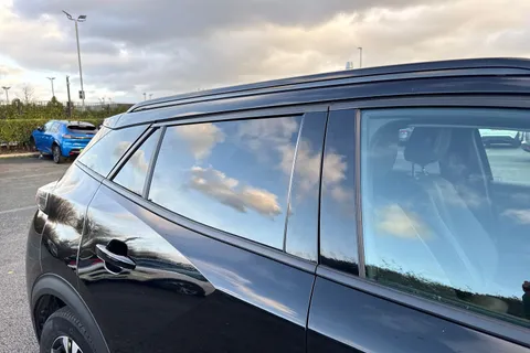 FG71OYB PEUGEOT e-2008 50kWh Allure Premium Auto 5dr Thumbnail #34