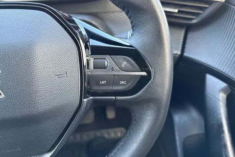 FG71OYB PEUGEOT e-2008 50kWh Allure Premium Auto 5dr Thumbnail #40