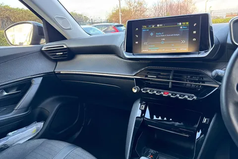 FG71OYB PEUGEOT e-2008 50kWh Allure Premium Auto 5dr Thumbnail #43