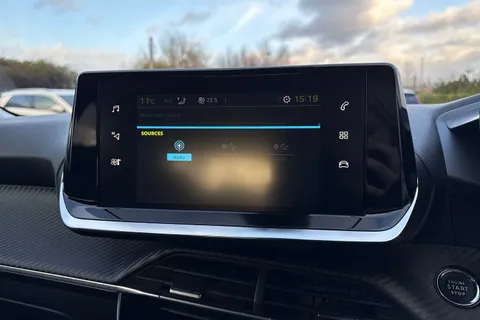 FG71OYB PEUGEOT e-2008 50kWh Allure Premium Auto 5dr Thumbnail #46