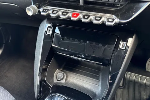 FG71OYB PEUGEOT e-2008 50kWh Allure Premium Auto 5dr Thumbnail #55