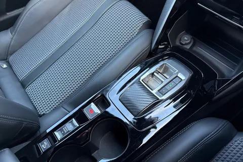 YT72OHR PEUGEOT e-2008 50kWh GT Auto 5dr (7kW Charger) Thumbnail #23