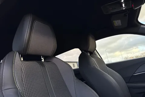 YT72OHR PEUGEOT e-2008 50kWh GT Auto 5dr (7kW Charger) Thumbnail #24