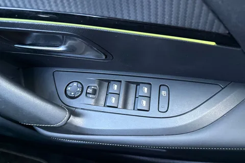 YT72OHR PEUGEOT e-2008 50kWh GT Auto 5dr (7kW Charger) Thumbnail #44