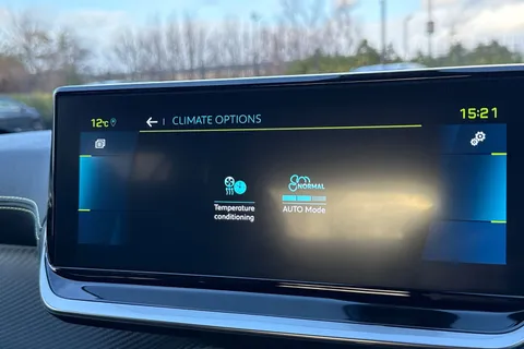 YT72OHR PEUGEOT e-2008 50kWh GT Auto 5dr (7kW Charger) Thumbnail #58