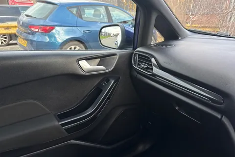 BL67XNR Ford Fiesta 1.0T EcoBoost ST-Line Euro 6 (s/s) 3dr Thumbnail #32