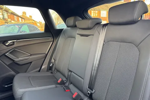 PK69SZJ Audi Q3 2.0 TDI 35 S line S Tronic Euro 6 (s/s) 5dr Thumbnail #14