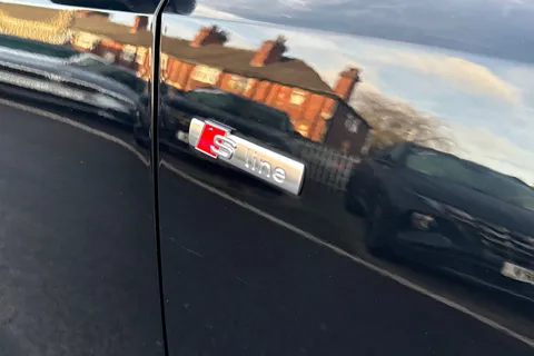 PK69SZJ Audi Q3 2.0 TDI 35 S line S Tronic Euro 6 (s/s) 5dr Thumbnail #26