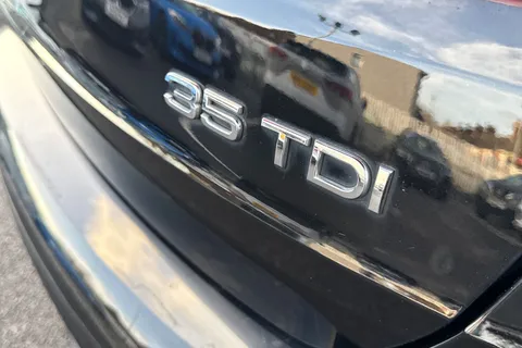 PK69SZJ Audi Q3 2.0 TDI 35 S line S Tronic Euro 6 (s/s) 5dr Thumbnail #29