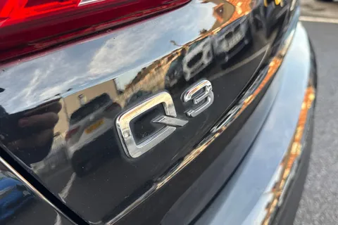 PK69SZJ Audi Q3 2.0 TDI 35 S line S Tronic Euro 6 (s/s) 5dr Thumbnail #30