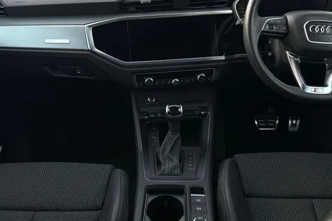 PK69SZJ Audi Q3 2.0 TDI 35 S line S Tronic Euro 6 (s/s) 5dr Thumbnail #37