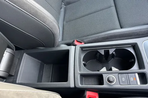 PK69SZJ Audi Q3 2.0 TDI 35 S line S Tronic Euro 6 (s/s) 5dr Thumbnail #50