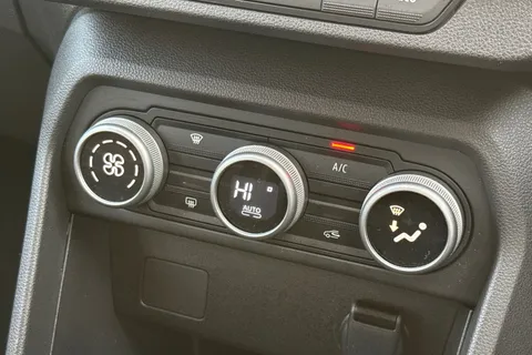 NU74RPZ Dacia Jogger 1.6 HEV Expression 5dr Auto Thumbnail #22