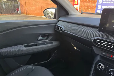 NU74RPZ Dacia Jogger 1.6 HEV Expression 5dr Auto Thumbnail #44
