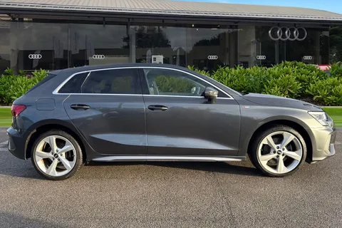 BP70JSV Audi A3 S line 40 TFSI e  204 PS S tronic Thumbnail #4