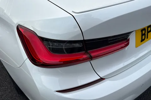 BP70OJO BMW 3 Series 2.0 330e 12kWh M Sport Auto Euro 6 (s/s) 4dr Thumbnail #16