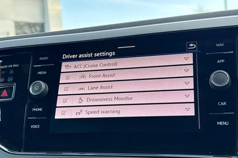 KT74ZHE Volkswagen Polo 1.0 TSI 115 R-Line 5dr DSG | App Connect | ACC Thumbnail #30