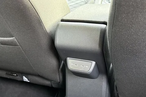 KT74ZHE Volkswagen Polo 1.0 TSI 115 R-Line 5dr DSG | App Connect | ACC Thumbnail #34