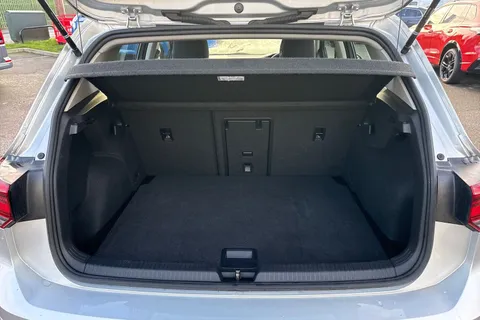 GL24ABF Volkswagen Golf 1.5 eTSI 150 Life 5dr DSG Thumbnail #7