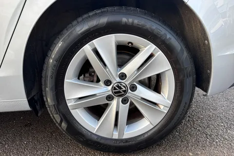 GL24ABF Volkswagen Golf 1.5 eTSI 150 Life 5dr DSG Thumbnail #11