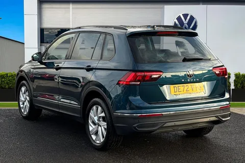 DE72VTJ Volkswagen Tiguan 1.5 TSI 150 Life 5dr DSG Thumbnail #3