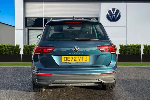 DE72VTJ Volkswagen Tiguan 1.5 TSI 150 Life 5dr DSG Thumbnail #5