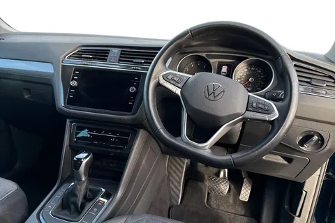 DE72VTJ Volkswagen Tiguan 1.5 TSI 150 Life 5dr DSG Thumbnail #19