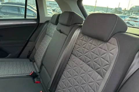DE72VTJ Volkswagen Tiguan 1.5 TSI 150 Life 5dr DSG Thumbnail #20