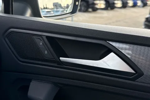 DE72VTJ Volkswagen Tiguan 1.5 TSI 150 Life 5dr DSG Thumbnail #22