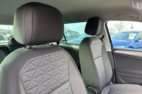 DE72VTJ Volkswagen Tiguan 1.5 TSI 150 Life 5dr DSG Thumbnail #25