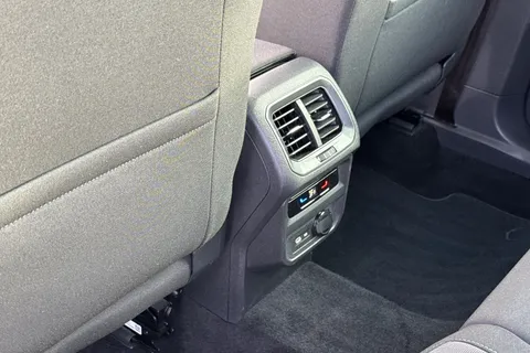 DE72VTJ Volkswagen Tiguan 1.5 TSI 150 Life 5dr DSG Thumbnail #31