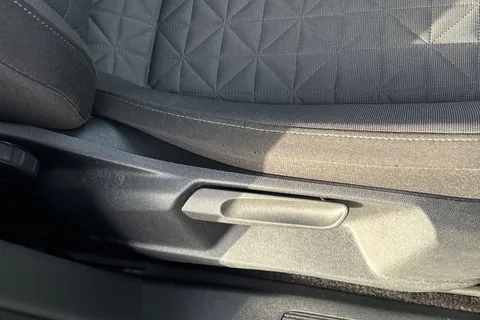 DE72VTJ Volkswagen Tiguan 1.5 TSI 150 Life 5dr DSG Thumbnail #34