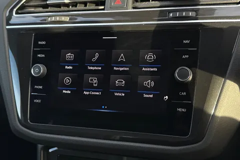 DE72VTJ Volkswagen Tiguan 1.5 TSI 150 Life 5dr DSG Thumbnail #37