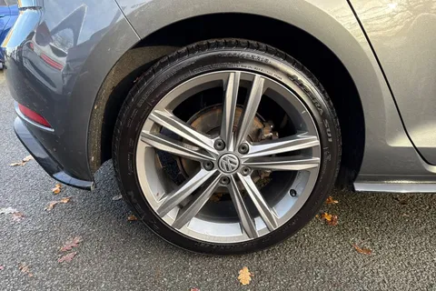 DU18DXO Volkswagen Golf 1.5 TSI EVO 150 R-Line 5dr DSG | ACC | LED Headlights Thumbnail #11