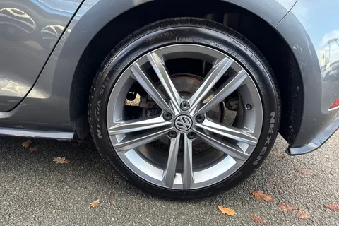 DU18DXO Volkswagen Golf 1.5 TSI EVO 150 R-Line 5dr DSG | ACC | LED Headlights Thumbnail #12