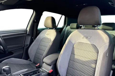 DU18DXO Volkswagen Golf 1.5 TSI EVO 150 R-Line 5dr DSG | ACC | LED Headlights Thumbnail #16