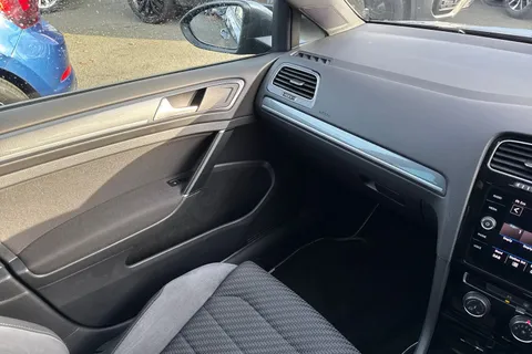 DU18DXO Volkswagen Golf 1.5 TSI EVO 150 R-Line 5dr DSG | ACC | LED Headlights Thumbnail #20