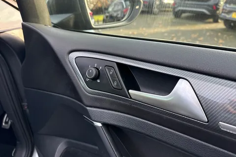 DU18DXO Volkswagen Golf 1.5 TSI EVO 150 R-Line 5dr DSG | ACC | LED Headlights Thumbnail #21