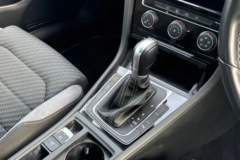 DU18DXO Volkswagen Golf 1.5 TSI EVO 150 R-Line 5dr DSG | ACC | LED Headlights Thumbnail #23