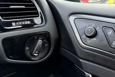 DU18DXO Volkswagen Golf 1.5 TSI EVO 150 R-Line 5dr DSG | ACC | LED Headlights Thumbnail #25