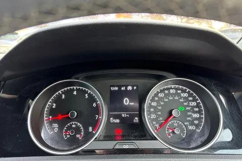 DU18DXO Volkswagen Golf 1.5 TSI EVO 150 R-Line 5dr DSG | ACC | LED Headlights Thumbnail #26