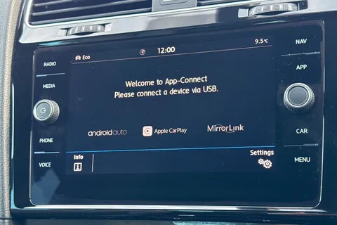 DU18DXO Volkswagen Golf 1.5 TSI EVO 150 R-Line 5dr DSG | ACC | LED Headlights Thumbnail #29